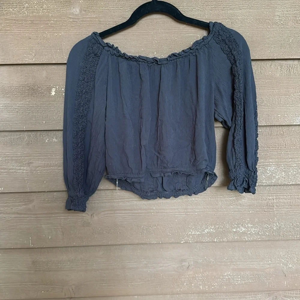 Mudd crop light fabric black blouse size small